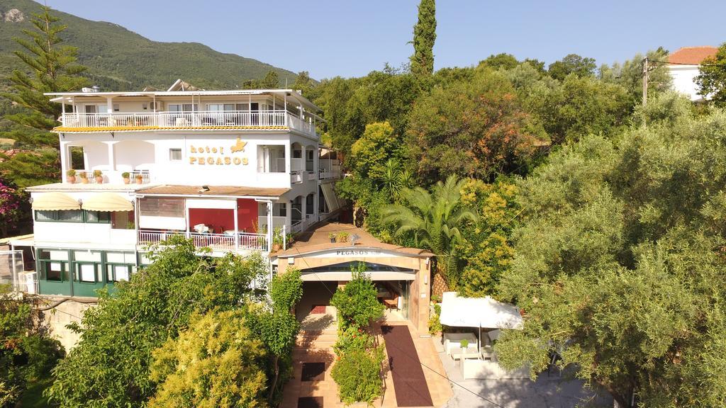 Hotel Pegasos Nikiana Bagian luar foto