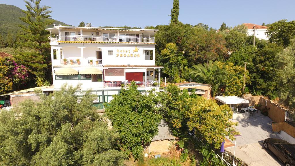 Hotel Pegasos Nikiana Bagian luar foto