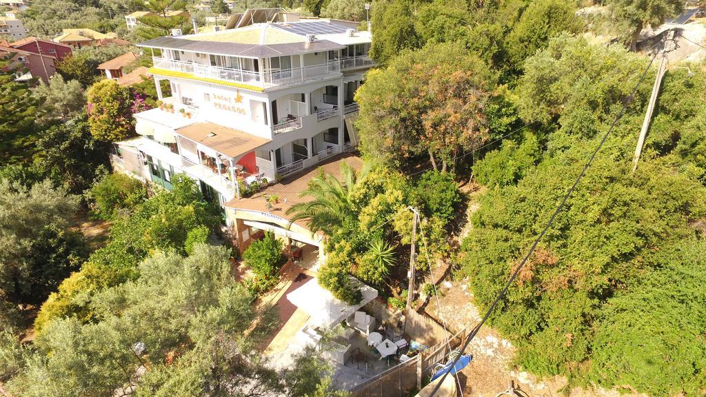 Hotel Pegasos Nikiana Bagian luar foto